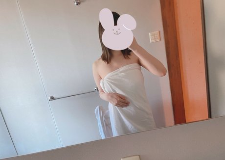 UnmsPg sexy actress picture