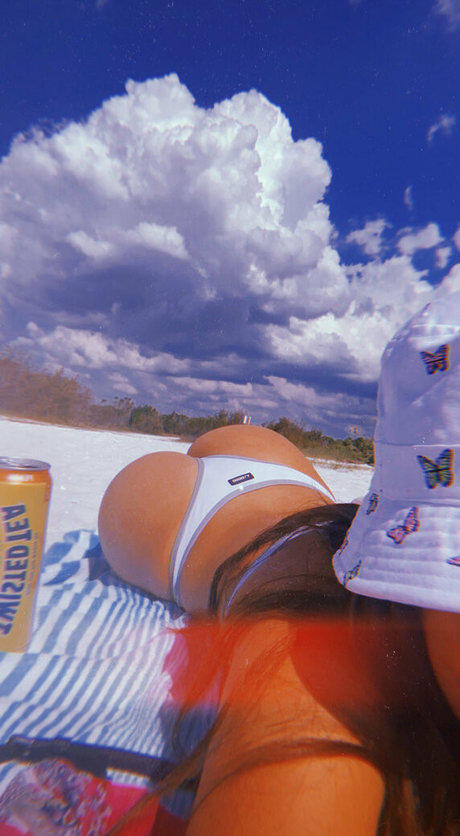 Teddiii porn actress picture