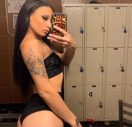 Ferrri Fine hot actress archive