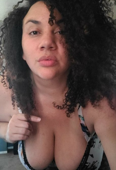 Beigewunder naked model photo