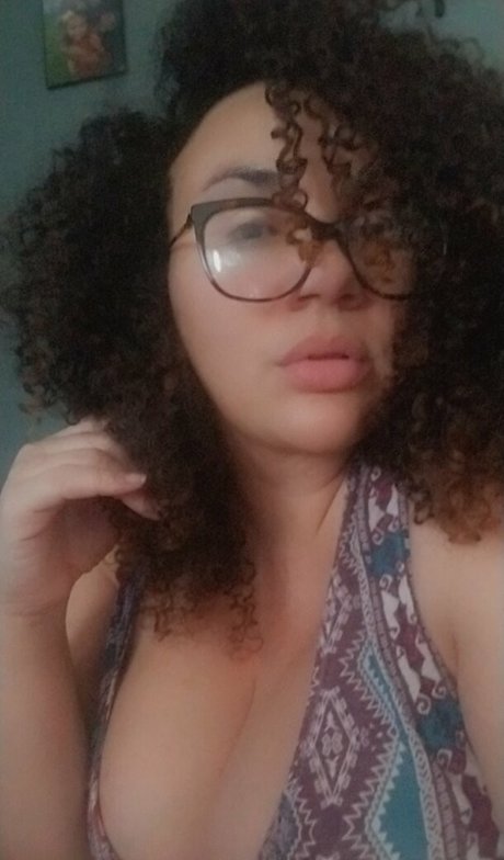 Beigewunder hot actress picture