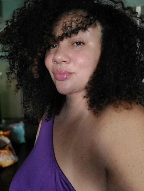 Beigewunder naked model images