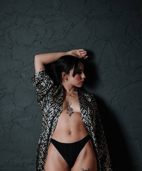 crismaia97 beautiful pornstar image