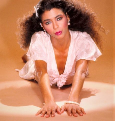 Irena Cara exclusive model img