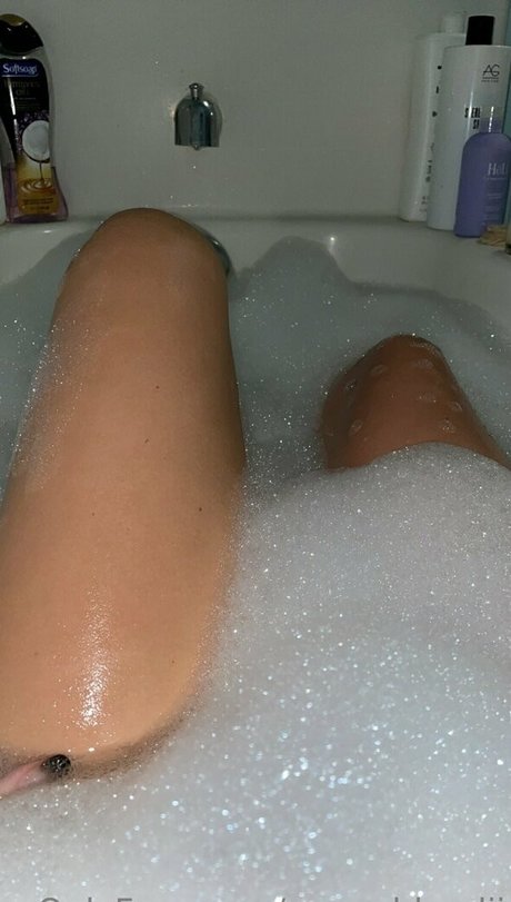 shemale outdoor onlyfans art nude gallery