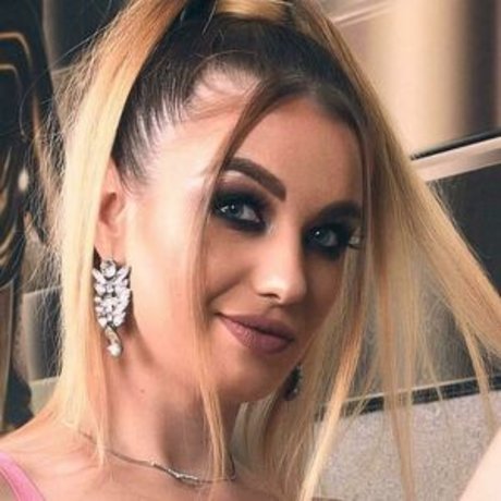 Rebecca White best model pictures