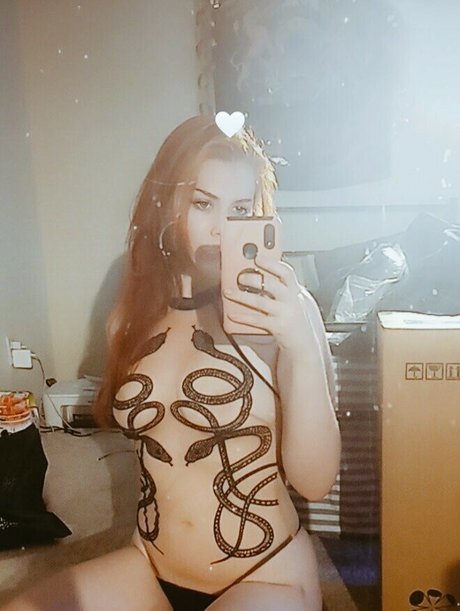 SmokeAndSomno nude pornstar galleries