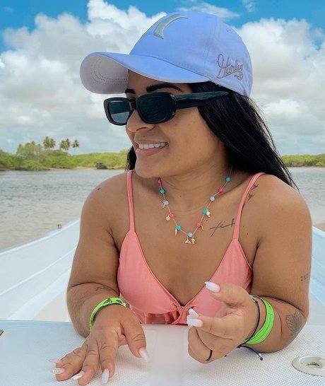 Dayanne Gomes naked model photo