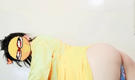 Coolin Pie sexy model pictures