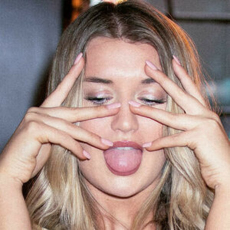 chubby wife onlyfans art porn photo