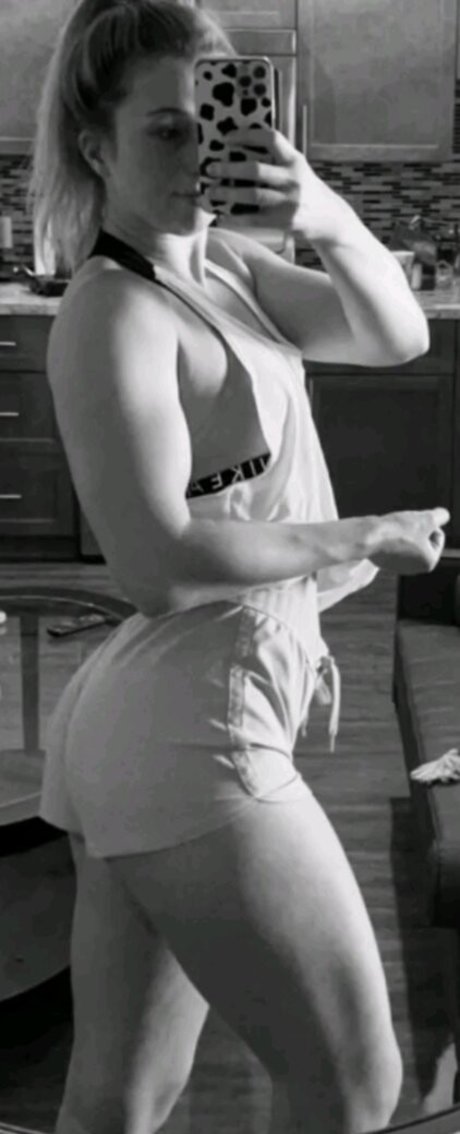 Maddie Dorrell pretty model photo