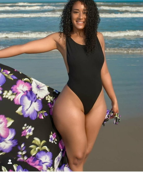 Cleo Cakes star free image