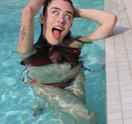 Crystulm3th naked pornstar pic