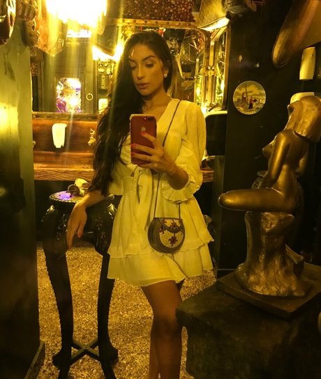 Alicia Drumolin model adult archive