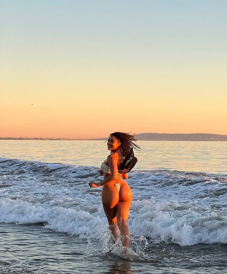 Caitlyn Mwenifumbo best pornstar picture