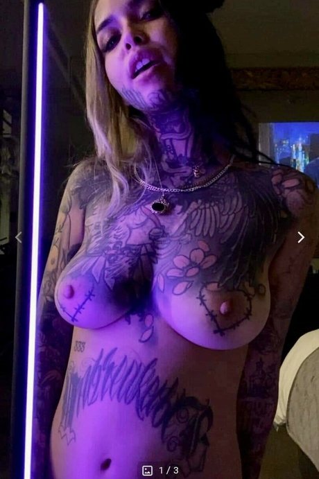 Yasvo sexy actress photo