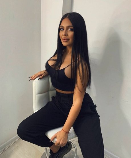 andra dumi pornstar hot image