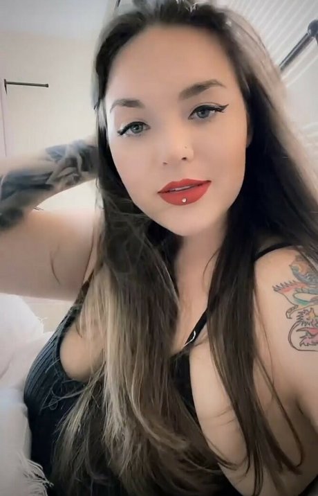 JonniJ model free images