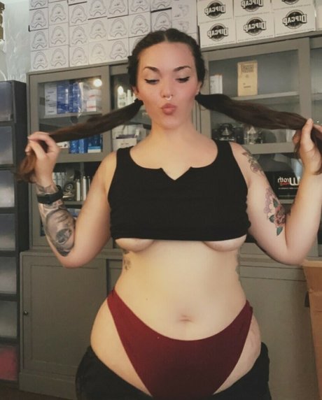 JonniJ naked pornstar pic