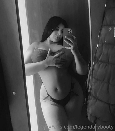 LegendaryBooty star adult archive