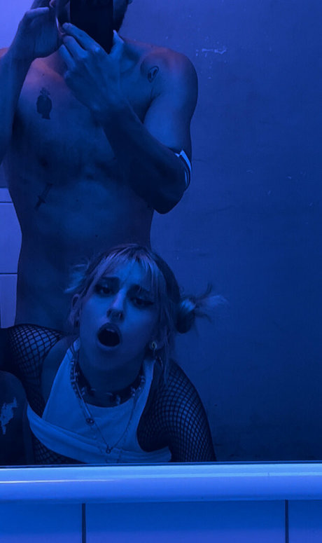 Lucydlove nude star img