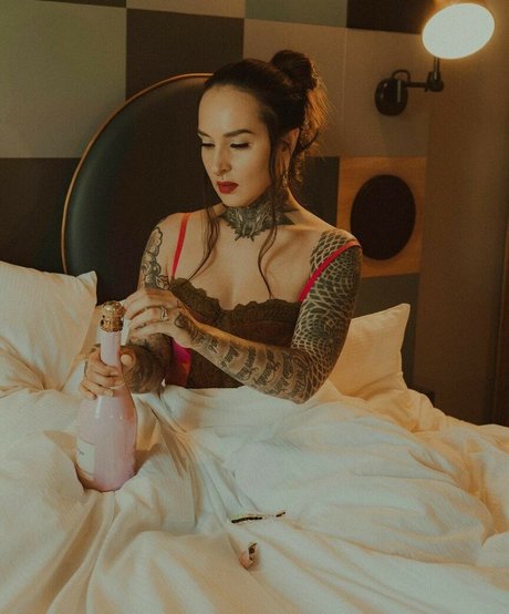 Tatiana Shmayluk pornstar naked image