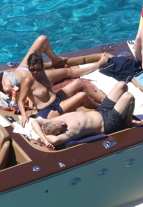 Jade Jagger sex model pic