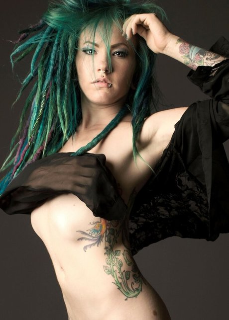 babyblubunny star nude photo