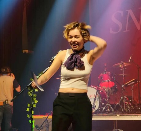 Snailmail model erotic pics