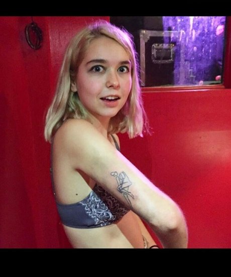 Snailmail top actress pictures