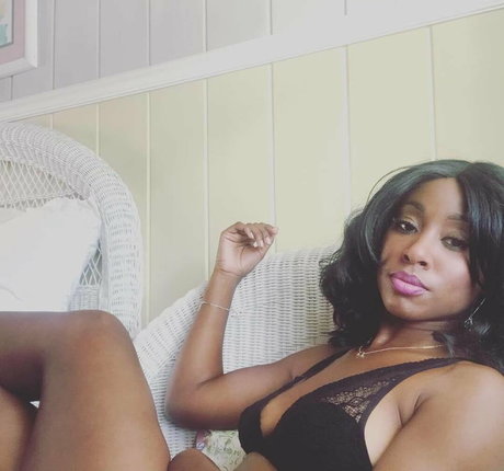 Scarlette Douglas sexy star galleries