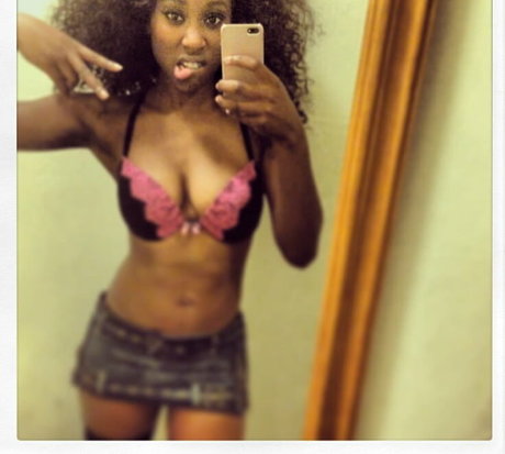 Scarlette Douglas pretty pornstar img