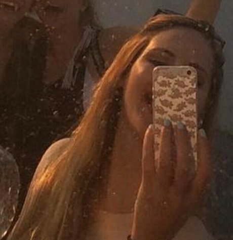 Sophia Zisi sex model images