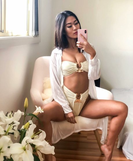 ebony onlyfans pornographic image