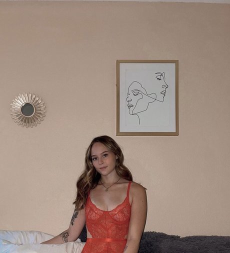 Ella Hascall star high quality images