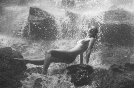 Ishh nude model picture