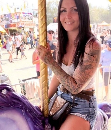 Elaina Grant model pretty photos