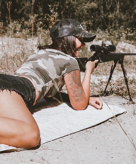 Elaina Grant adult model photos