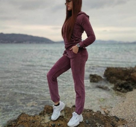 Angela Doxa nice model pic