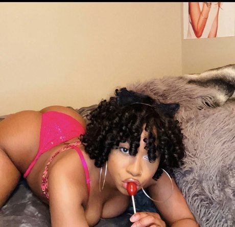 Chanelsopretyy erotic pornstar pics