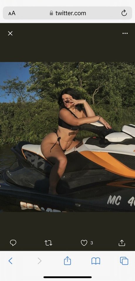 pinklux1 model hot images