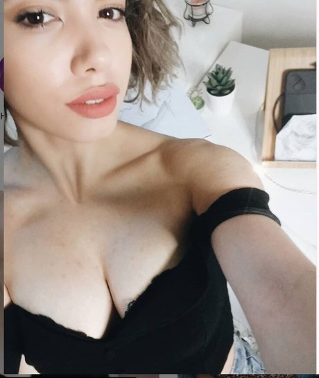 CookieThrills sex star pictures