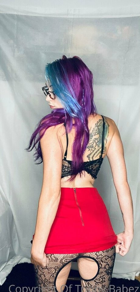 Trippy Baez star pretty pictures