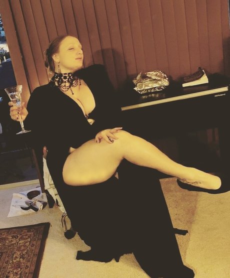 BordeauxBlack model best image