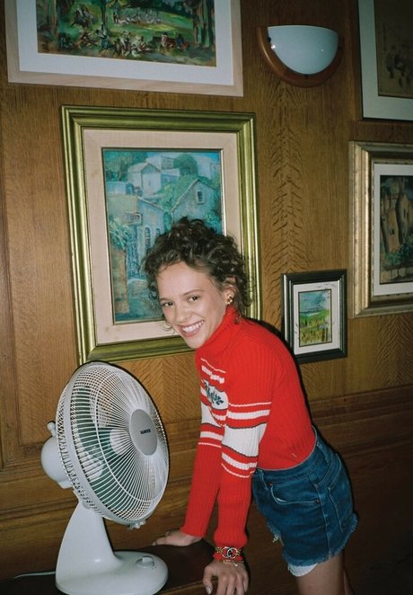 Shira Haas hot star img