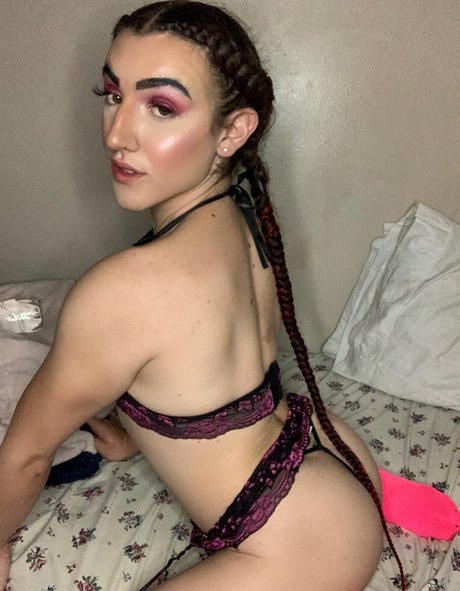 Luna Mari model naked img