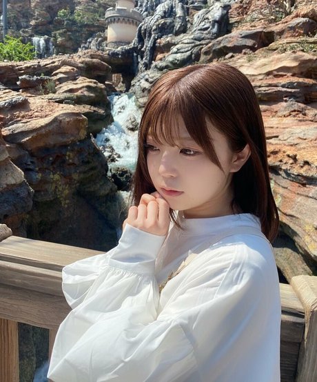 momo burlesque star perfect pictures