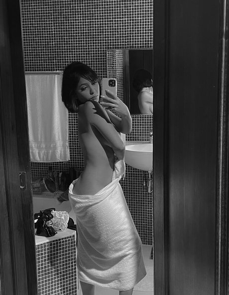 Iaiadog star exclusive image