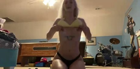 panini ezz model sex archive