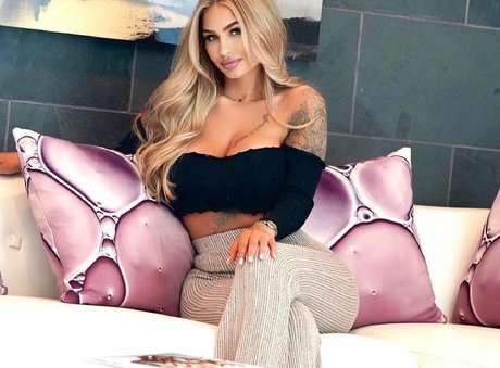 Kirsten Simmermeyer beautiful actress pics